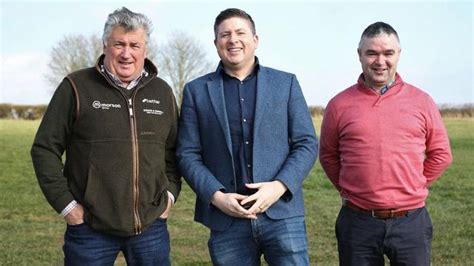 johnny dineen bookmaker|Paul Nicholls v Johnny Dineen: the champion trainer and outspoken.